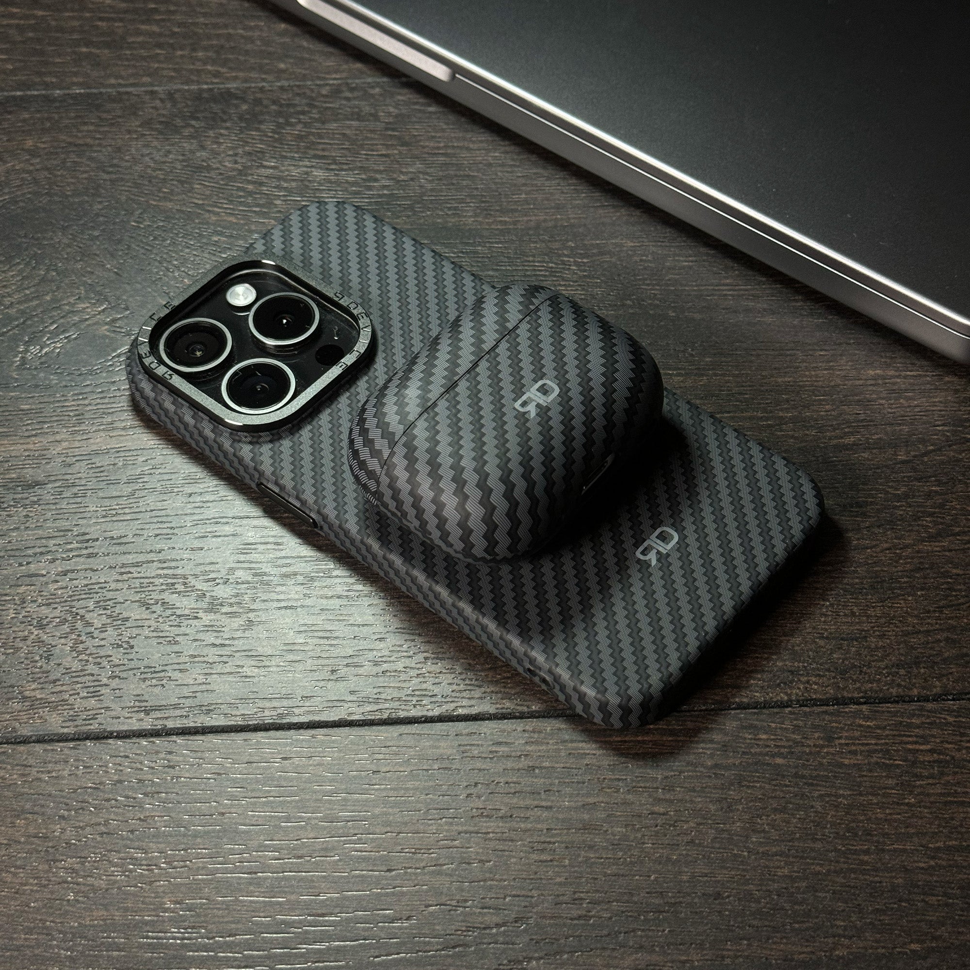 Custodia RD in fibra di carbonio per AirPods